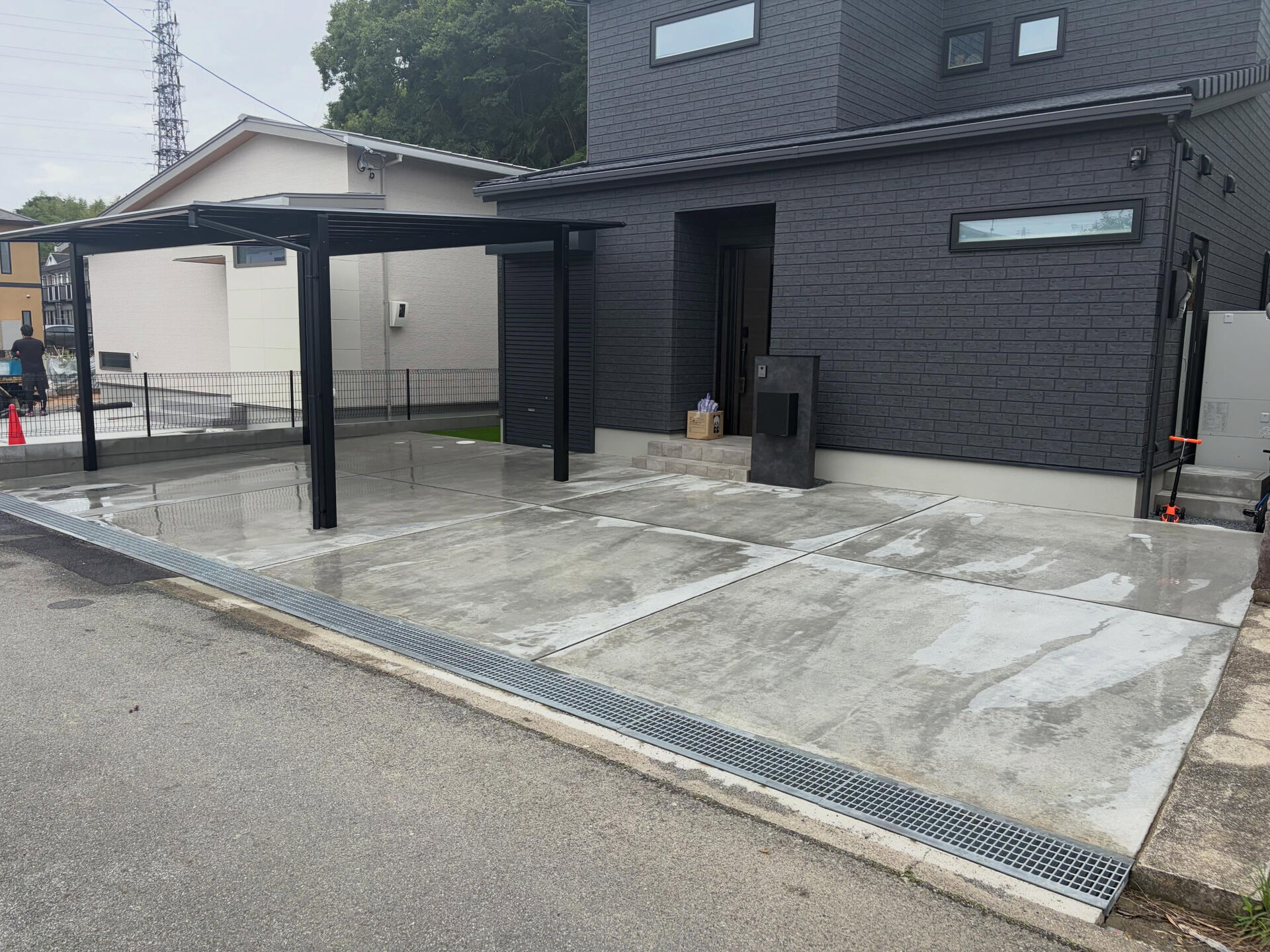 姫路市内の外構工事現場になります