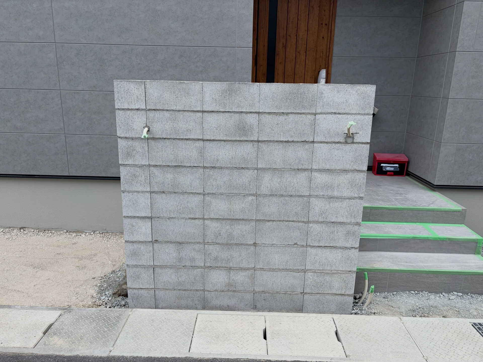 姫路市内の外構工事現場になります
